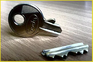 Southington Locksmith Southington, CT 860-744-3005 - 14-66-broken-key